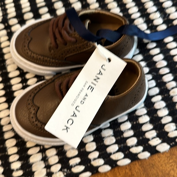 JANIE and JACK WINGTIP SNEAKER - Picture 8 of 12